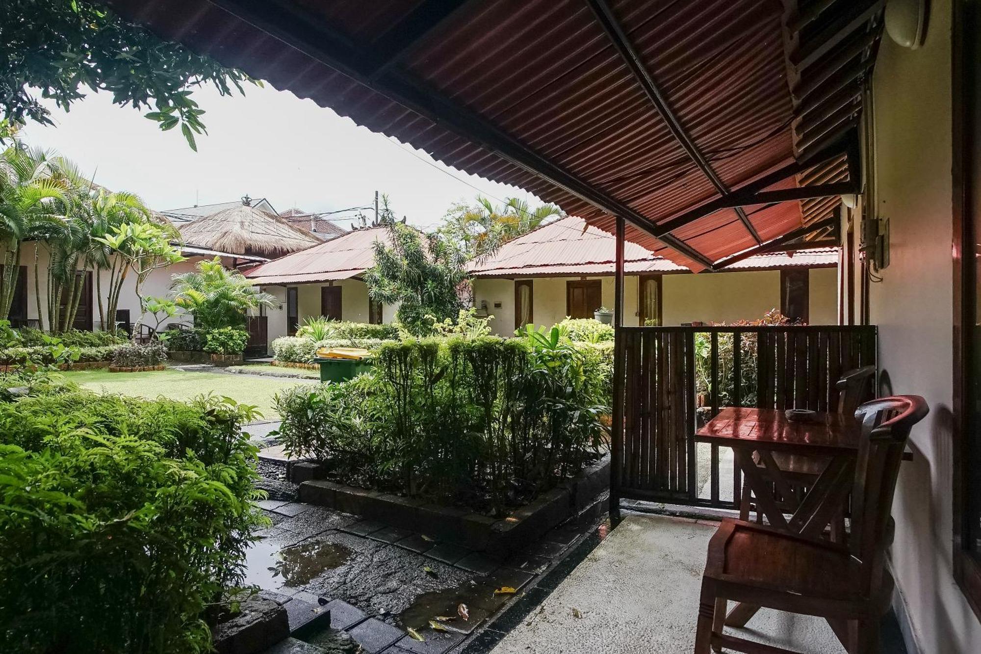 Отель Kampung 168 Джимбаран Экстерьер фото