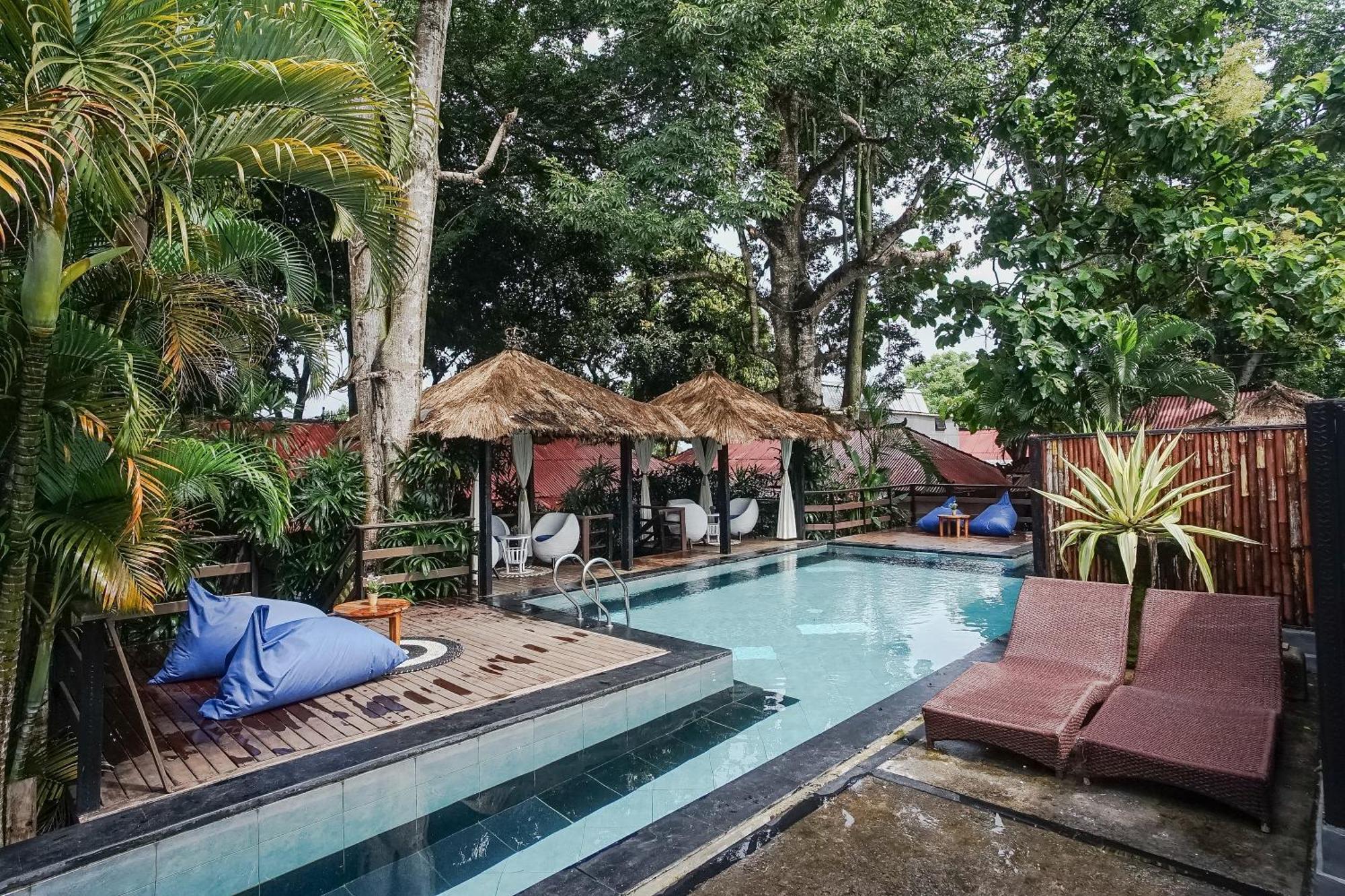 Отель Kampung 168 Джимбаран Экстерьер фото