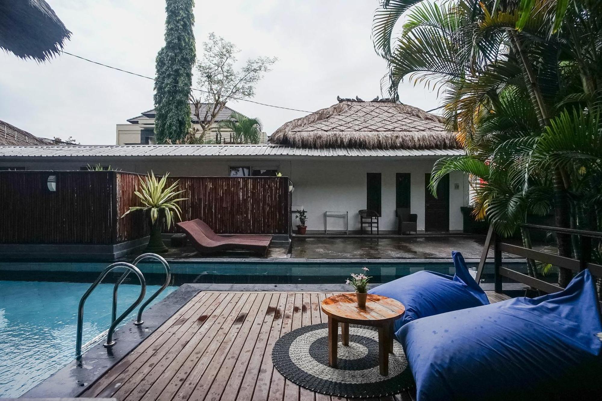 Отель Kampung 168 Джимбаран Экстерьер фото