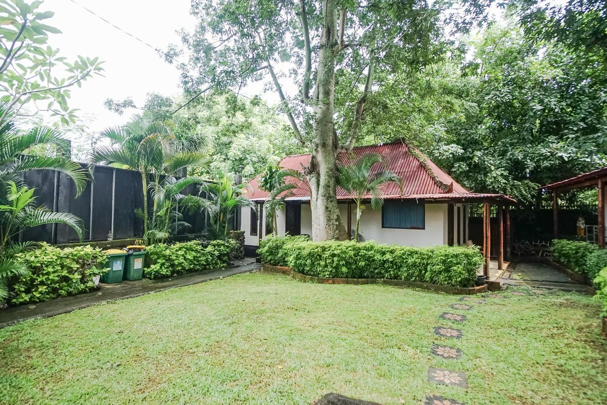 Отель Kampung 168 Джимбаран Экстерьер фото