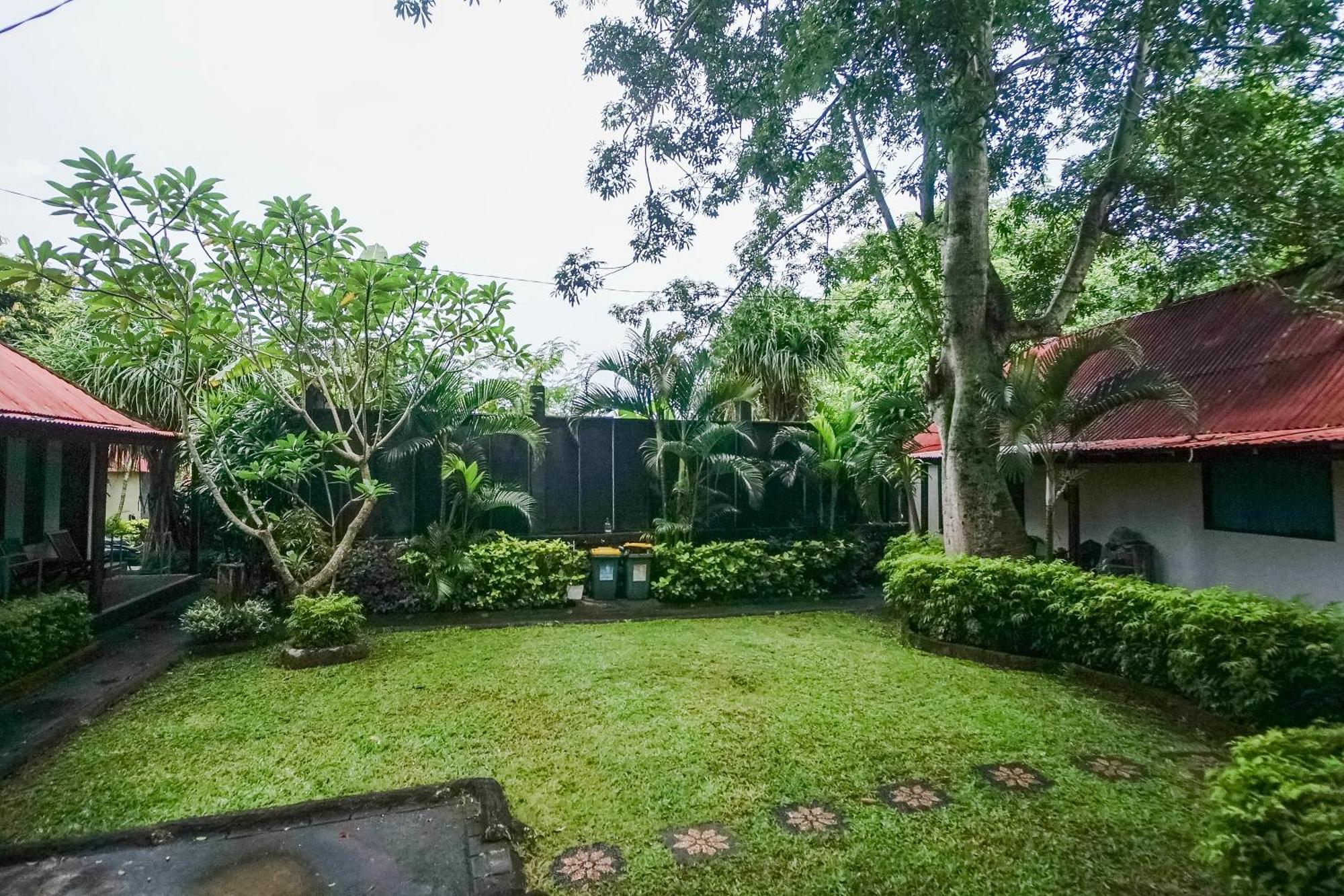 Отель Kampung 168 Джимбаран Экстерьер фото
