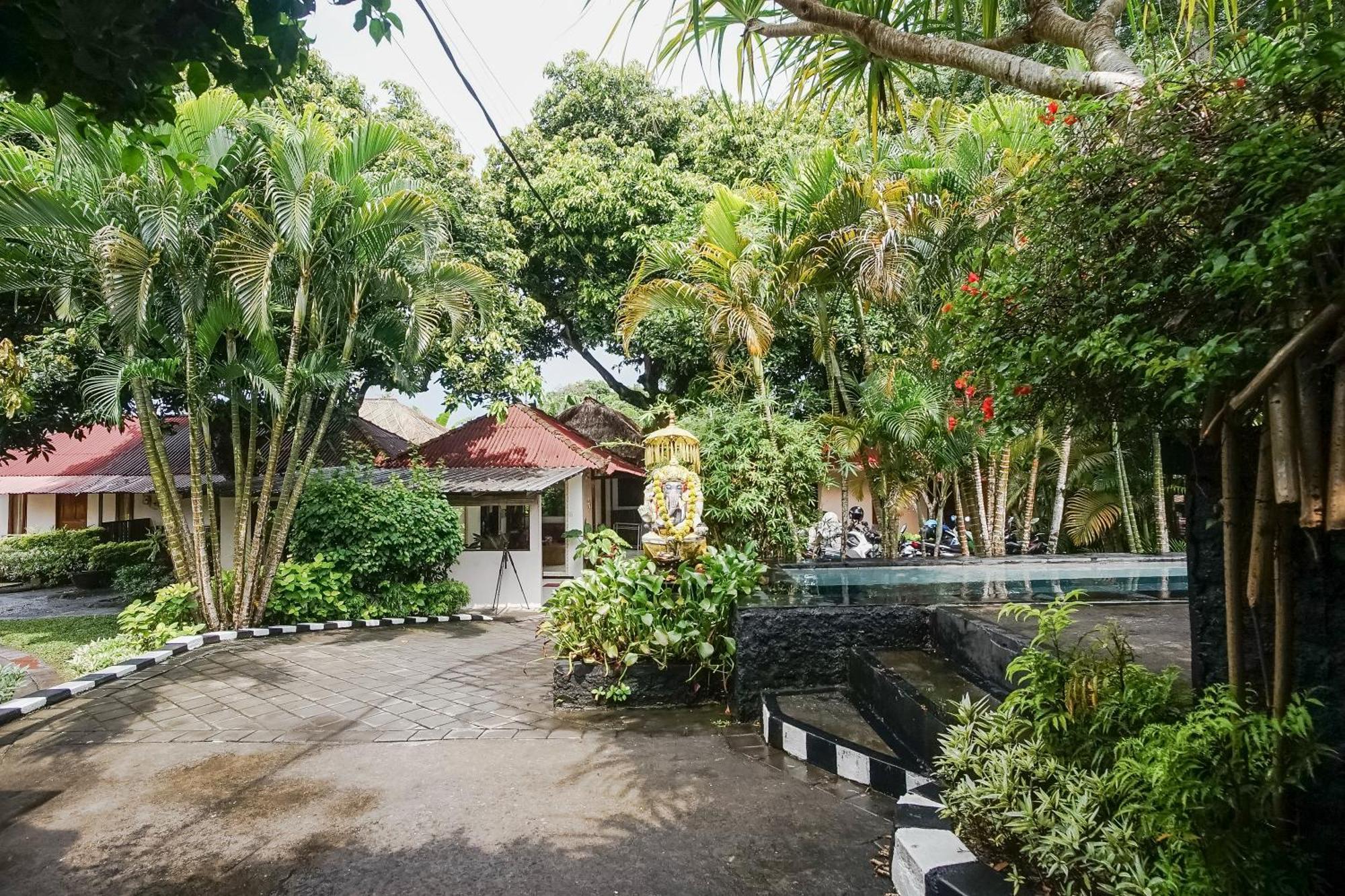 Отель Kampung 168 Джимбаран Экстерьер фото